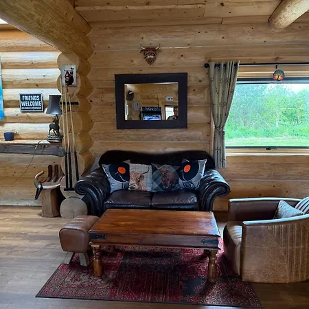 Luxury Log With Hot Tub & Scenic Views In Oakenshaw Apartment *