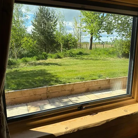 Luxury Log With Hot Tub & Scenic Views In Oakenshaw * Oakenshaw (West Yorkshire)