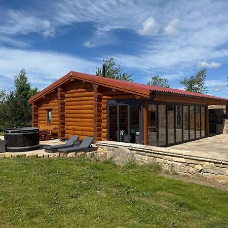 Apartment Luxury Log With Hot Tub & Scenic Views In Oakenshaw *