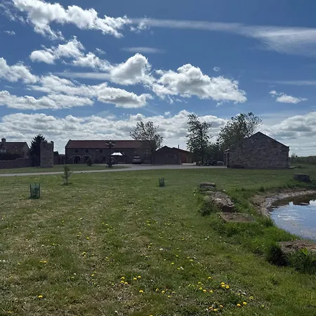 Luxury Log With Hot Tub & Scenic Views In Oakenshaw * Oakenshaw (West Yorkshire)