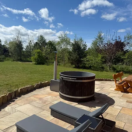Apartment Luxury Log With Hot Tub & Scenic Views In Oakenshaw