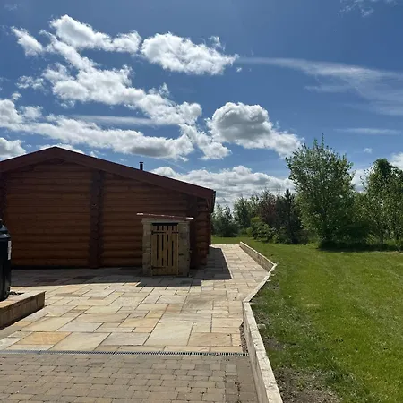Luxury Log With Hot Tub & Scenic Views In Oakenshaw Apartment Oakenshaw (West Yorkshire)