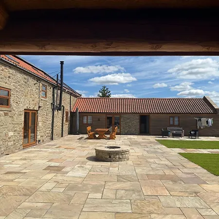 Luxury Log With Hot Tub & Scenic Views In Oakenshaw Oakenshaw (West Yorkshire)