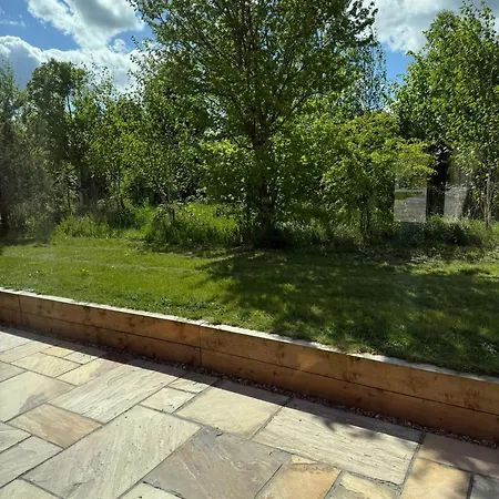 Apartment Luxury Log With Hot Tub & Scenic Views In Oakenshaw